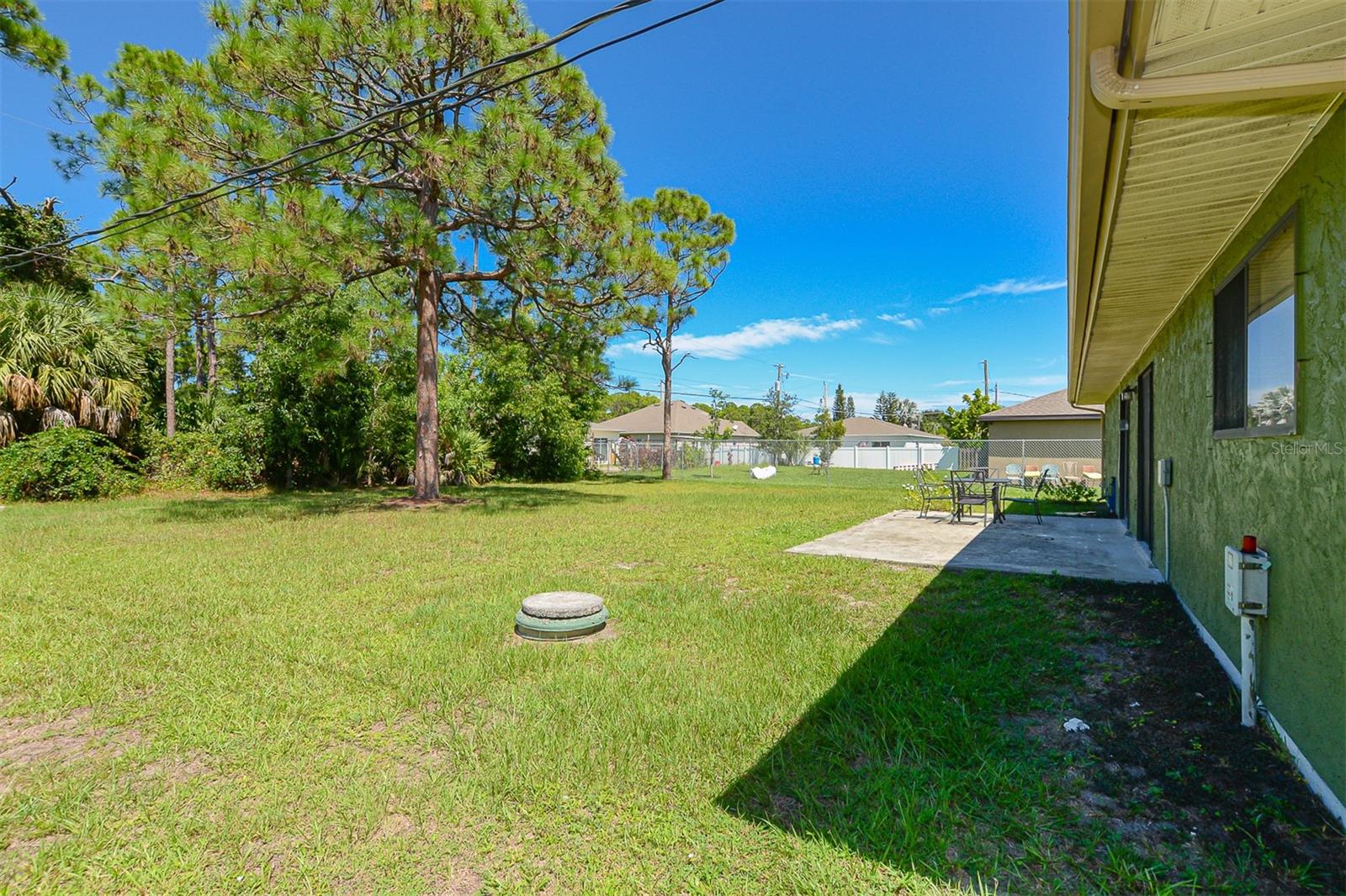Image 20 of 26 For 2565 Dogwood Avenue
