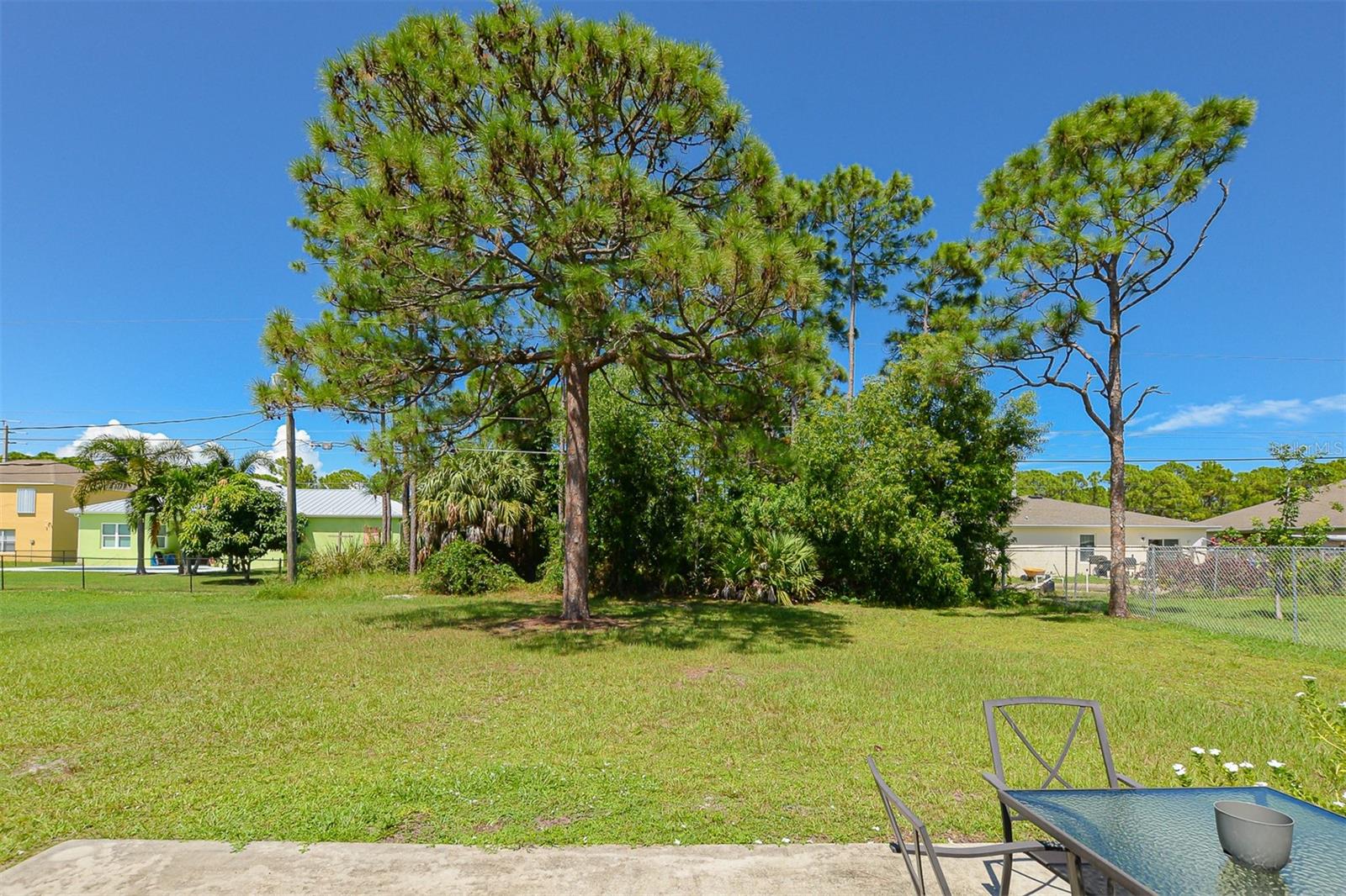 Image 22 of 26 For 2565 Dogwood Avenue