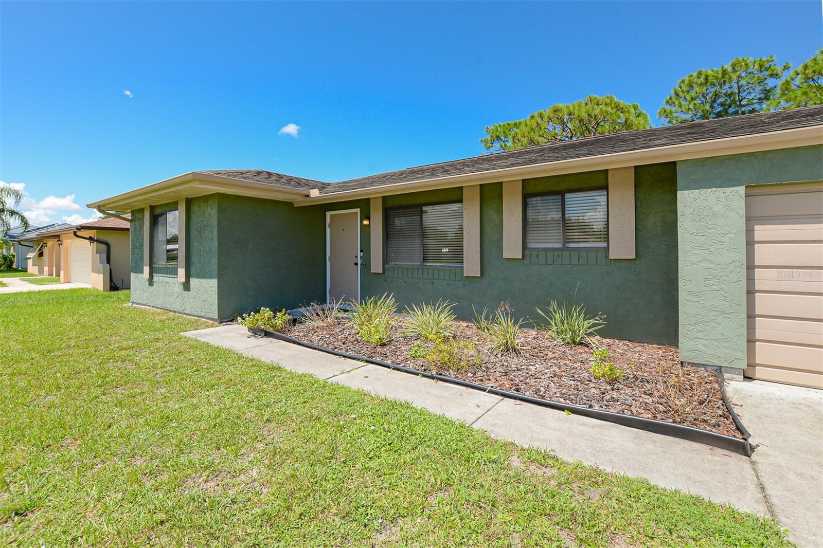 Image 4 of 26 For 2565 Dogwood Avenue