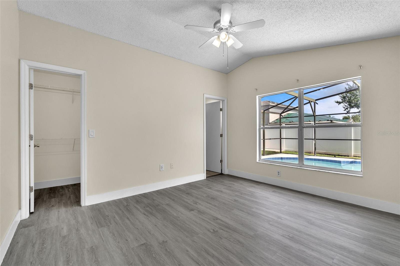Image 13 of 29 For 13237 Greenpointe Drive
