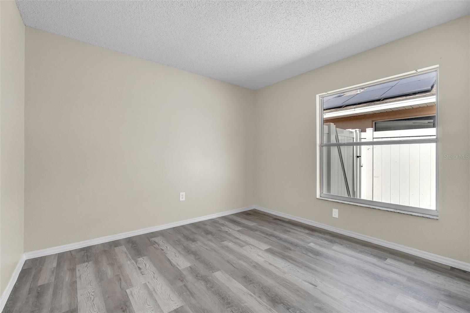 Image 17 of 29 For 13237 Greenpointe Drive