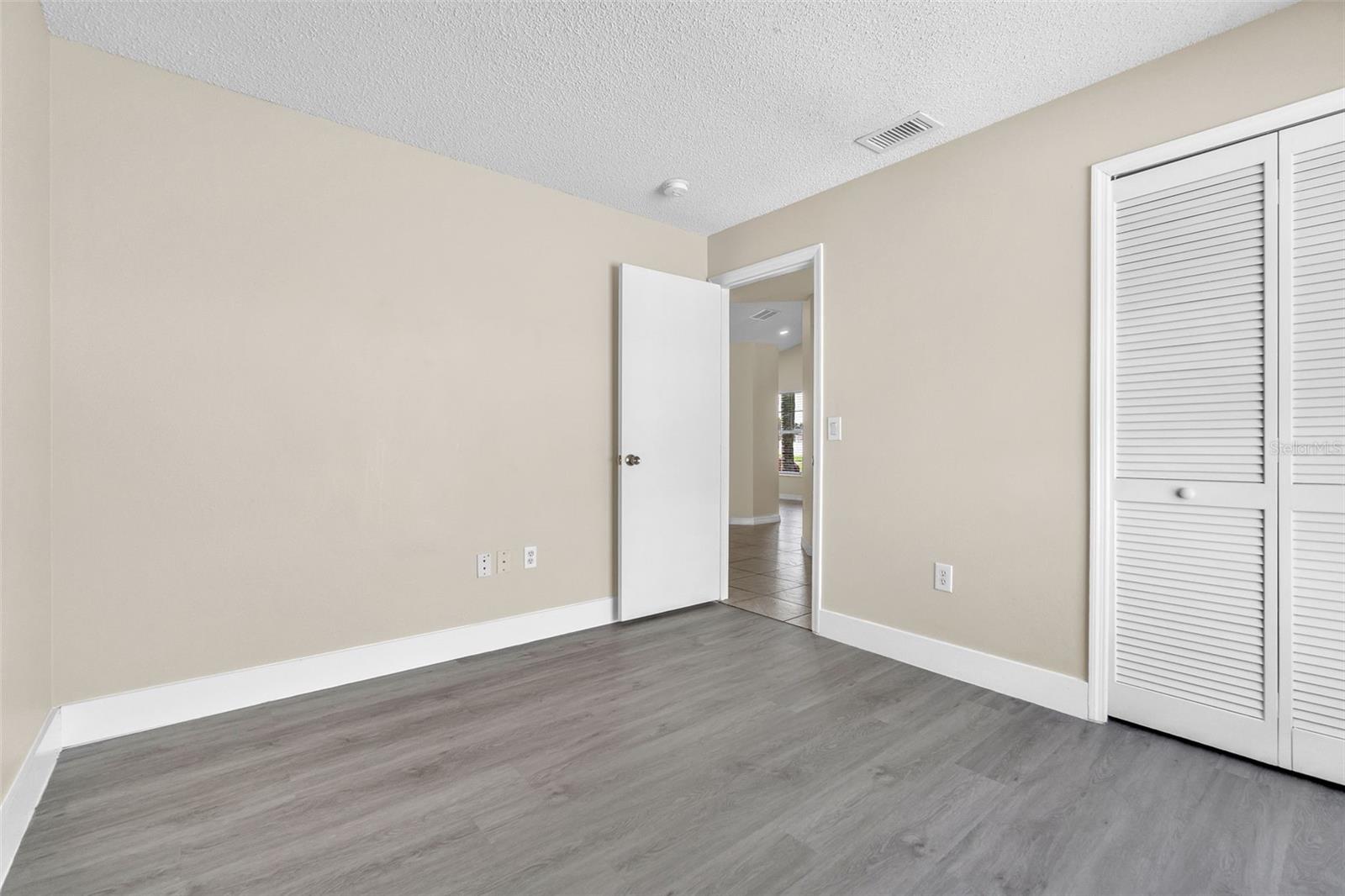 Image 23 of 29 For 13237 Greenpointe Drive