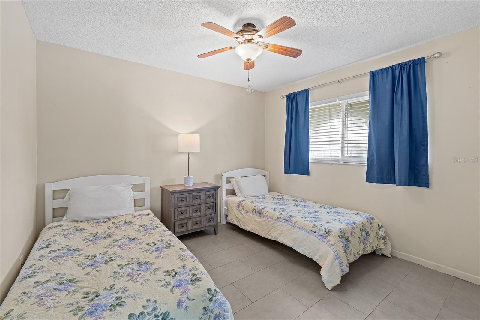 Image 11 of 37 For 201 Saint Lucie Lane 706