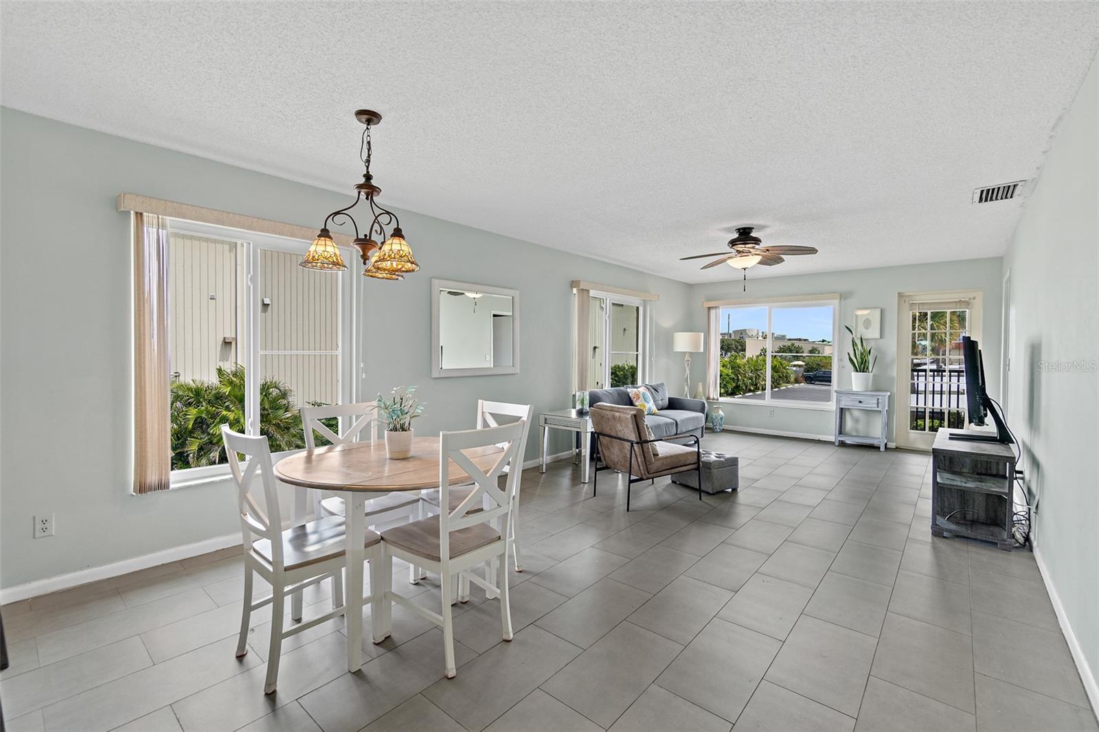 Image 14 of 37 For 201 Saint Lucie Lane 706