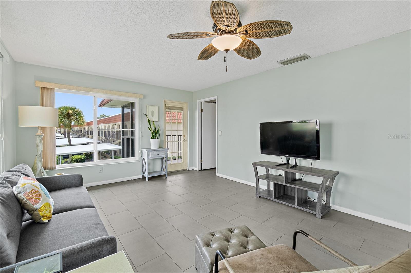 Image 18 of 37 For 201 Saint Lucie Lane 706
