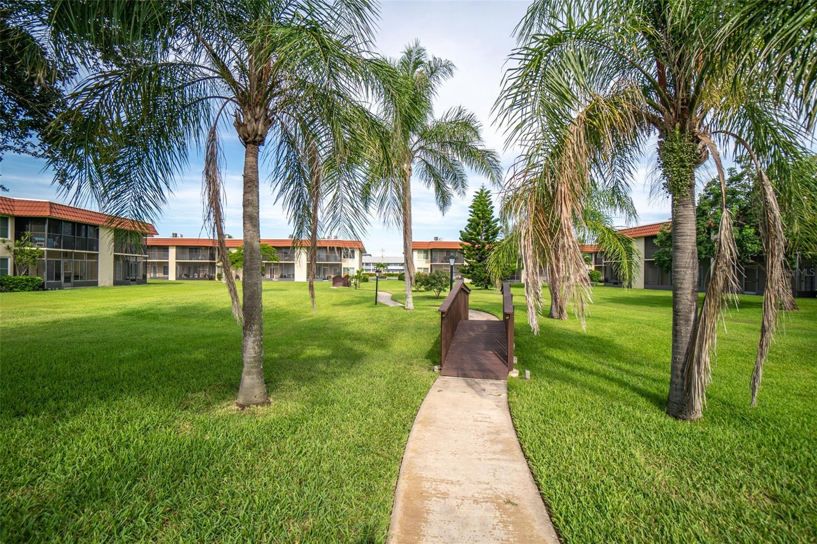 Image 27 of 37 For 201 Saint Lucie Lane 706
