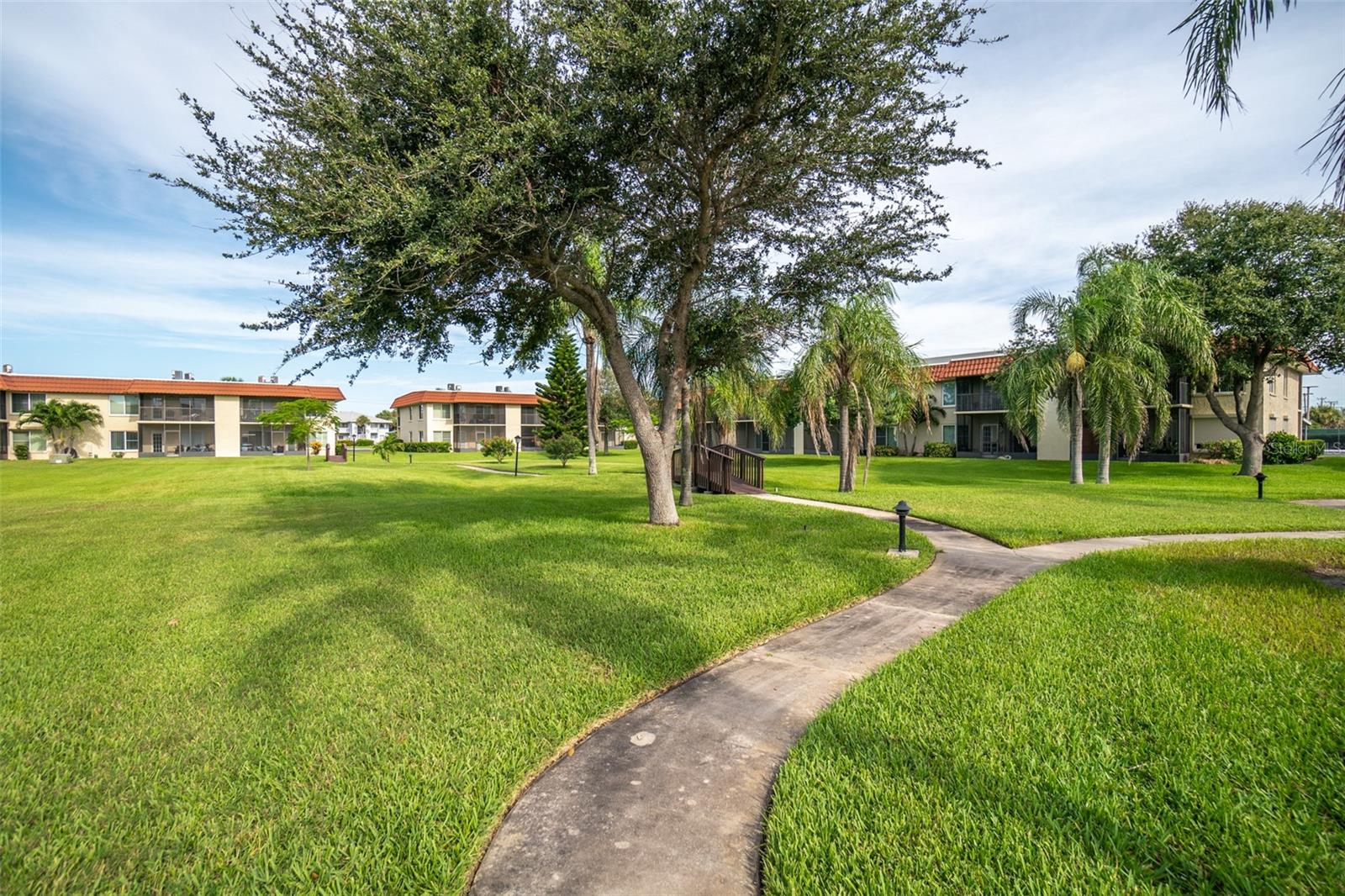 Image 28 of 37 For 201 Saint Lucie Lane 706
