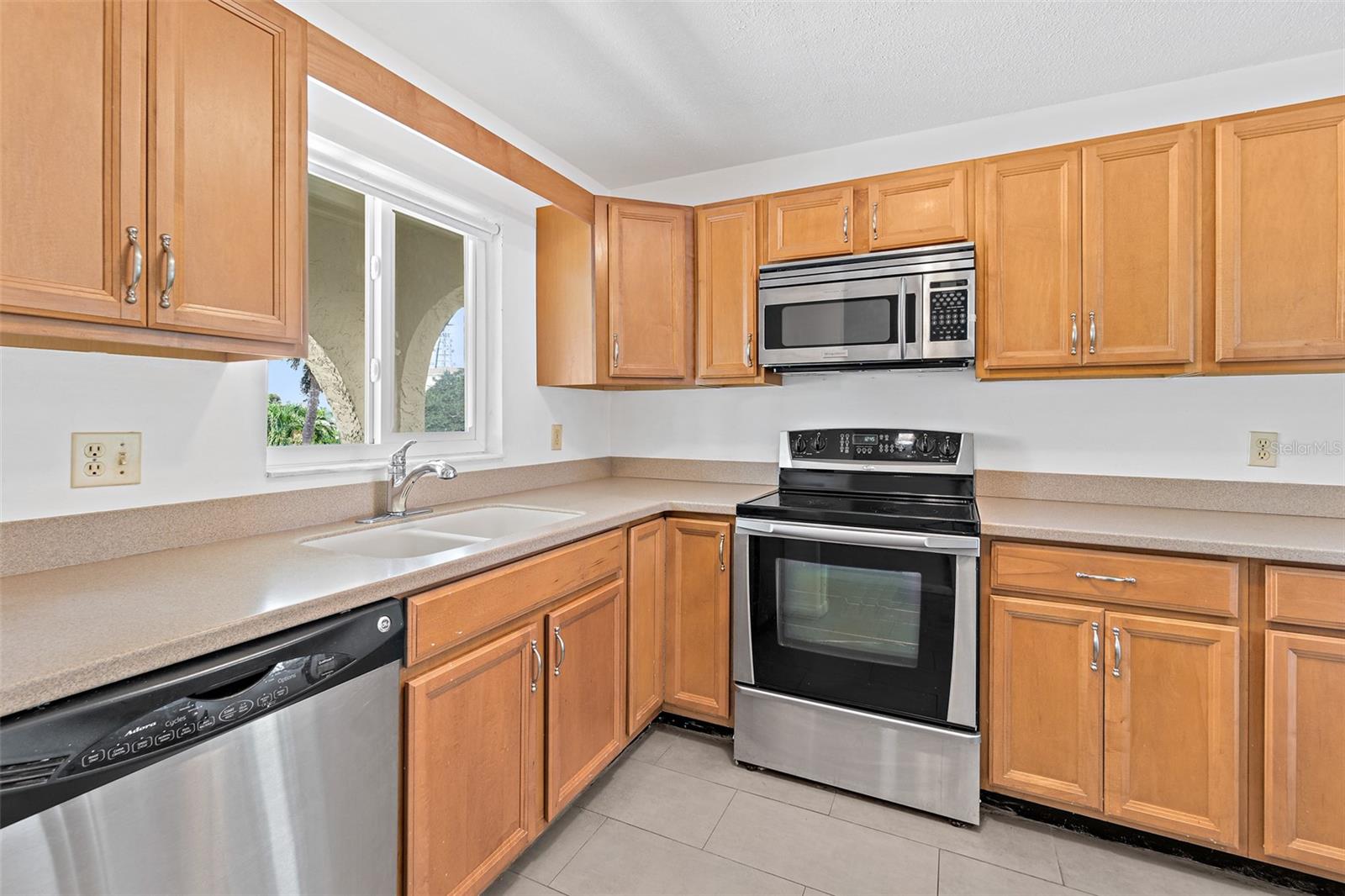 Image 3 of 37 For 201 Saint Lucie Lane 706