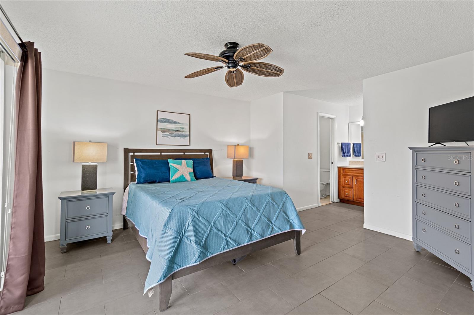 Image 9 of 37 For 201 Saint Lucie Lane 706