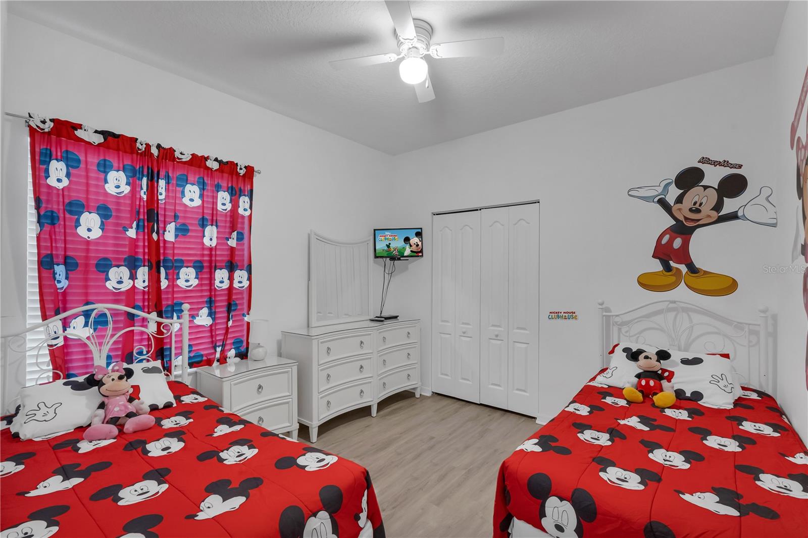 Image 14 of 52 For 8821 Kensington Court