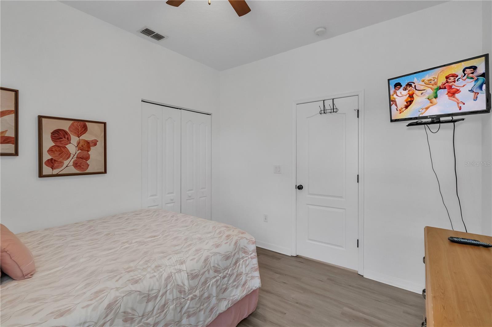 Image 20 of 52 For 8821 Kensington Court