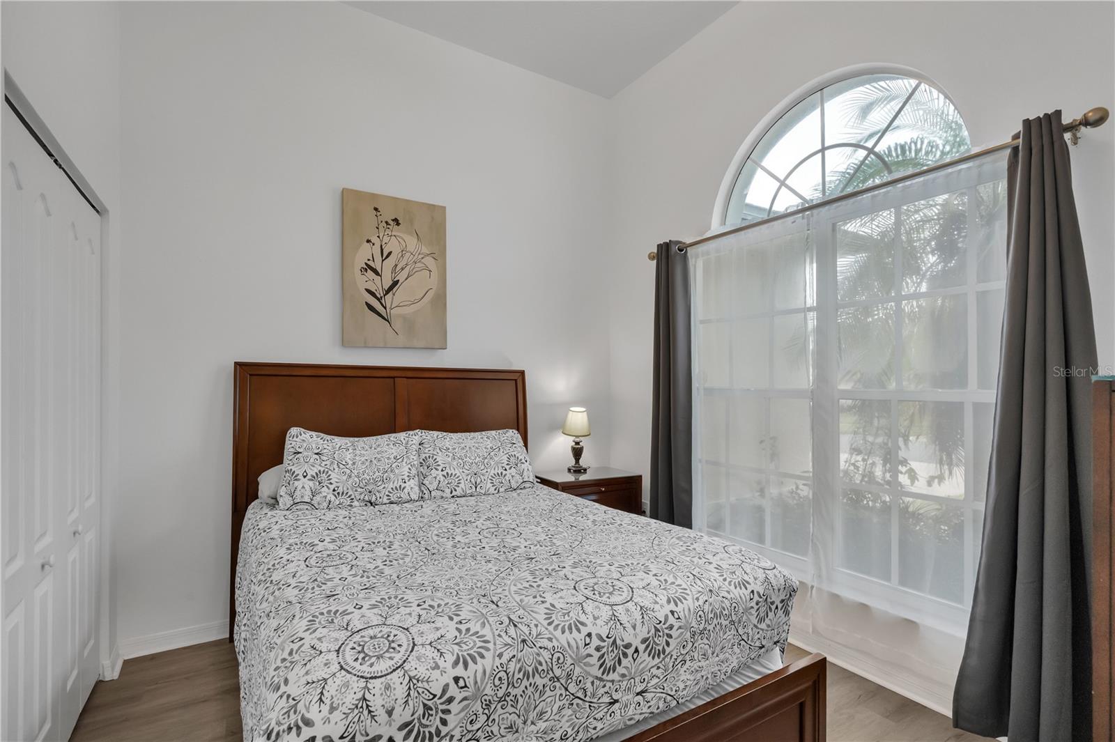 Image 21 of 52 For 8821 Kensington Court