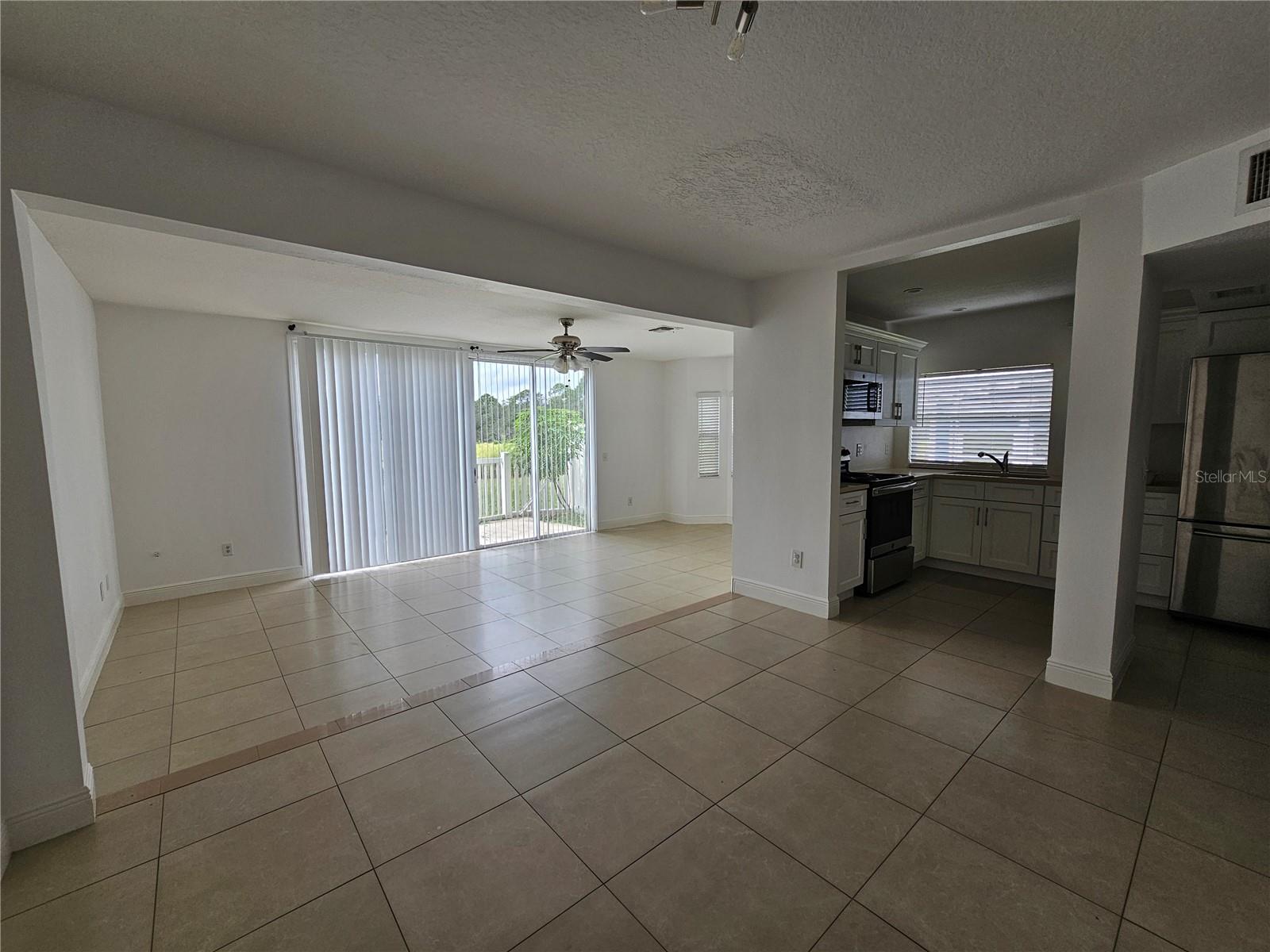 Image 5 of 23 For 373 Caribbean Drive 0