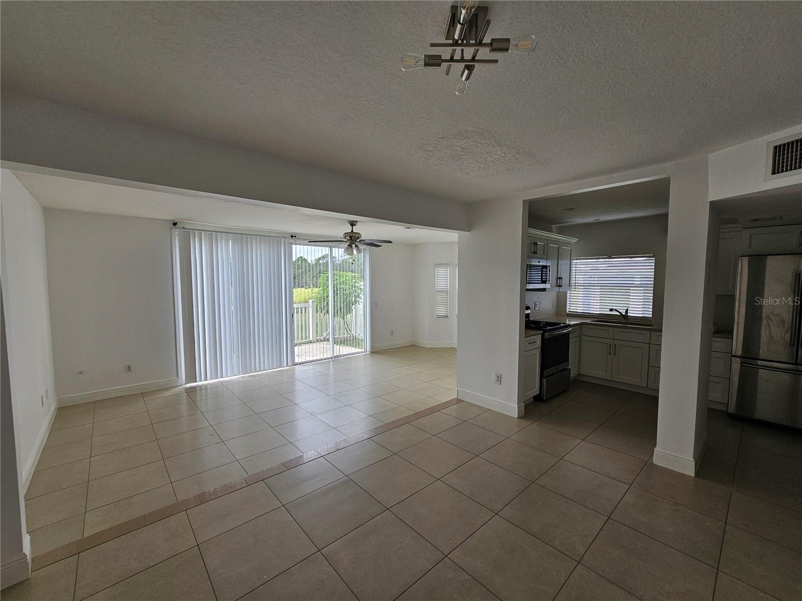 Image 6 of 23 For 373 Caribbean Drive 0