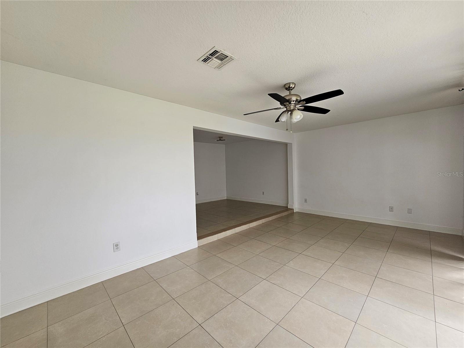 Image 8 of 23 For 373 Caribbean Drive 0