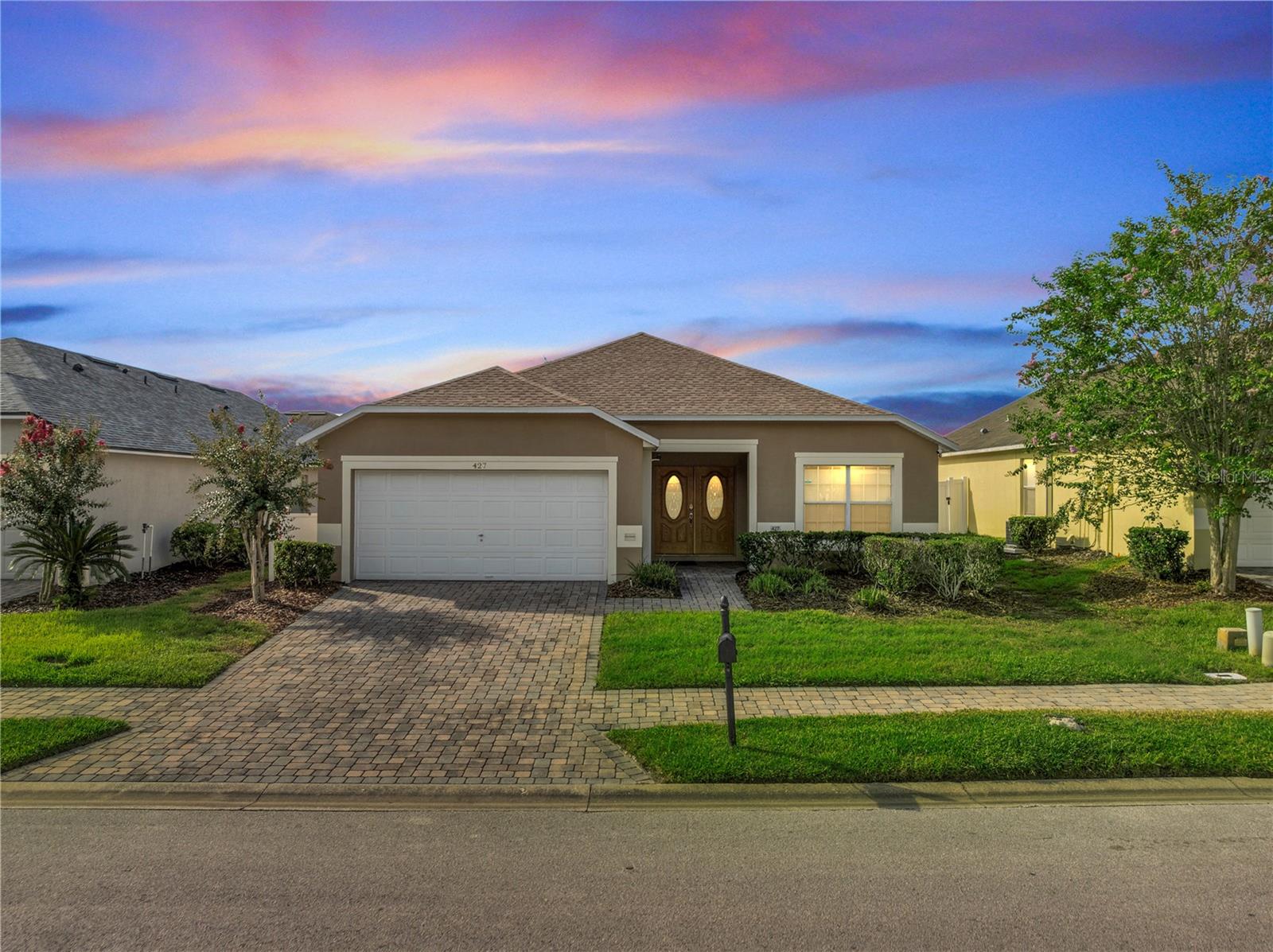 Image 2 of 49 For 427 Kildrummy Drive