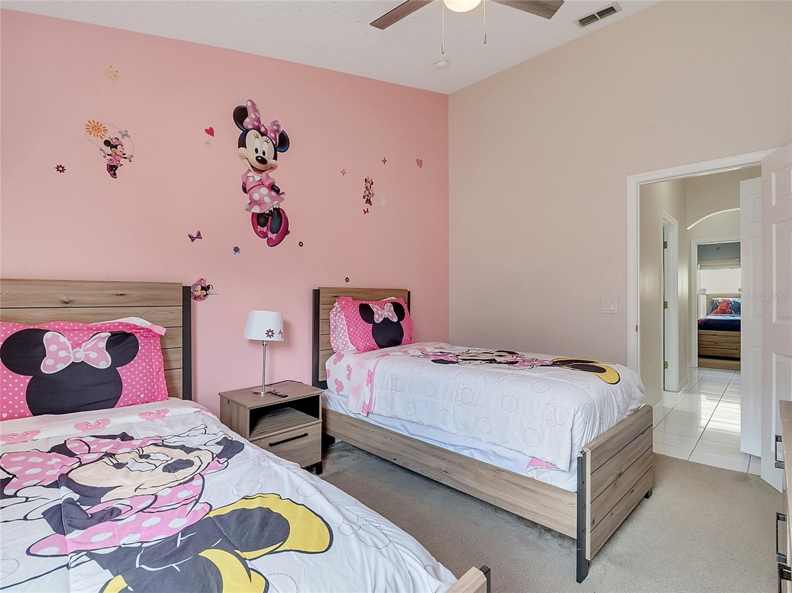 Image 21 of 49 For 427 Kildrummy Drive