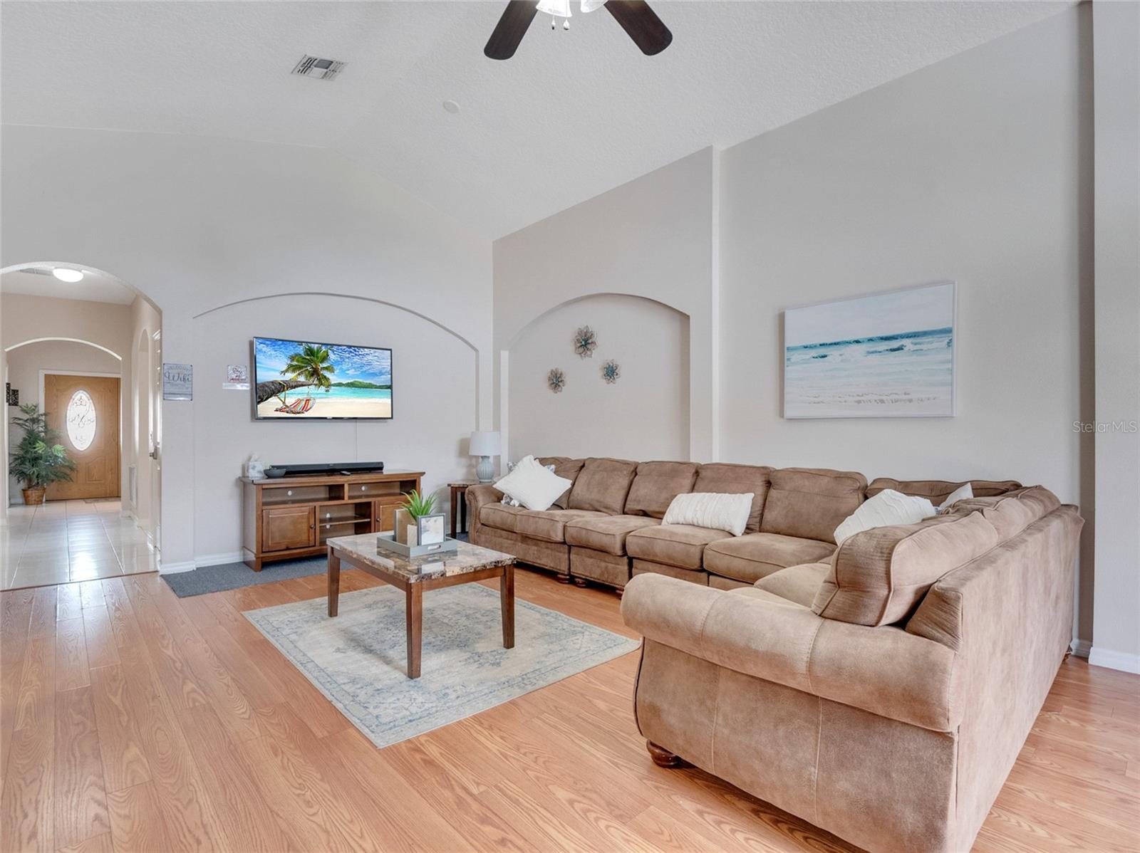 Image 30 of 49 For 427 Kildrummy Drive