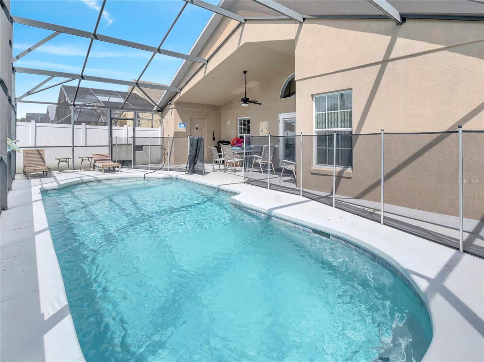 Image 38 of 49 For 427 Kildrummy Drive