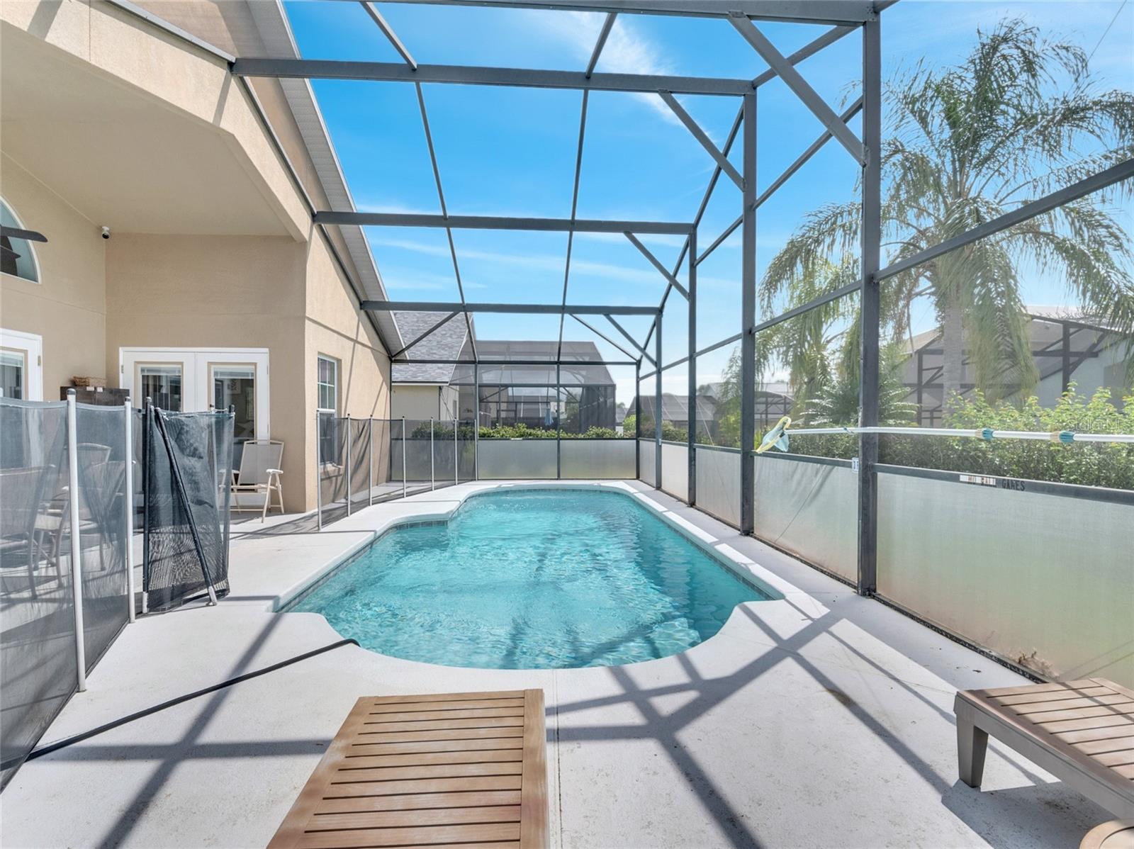 Image 39 of 49 For 427 Kildrummy Drive