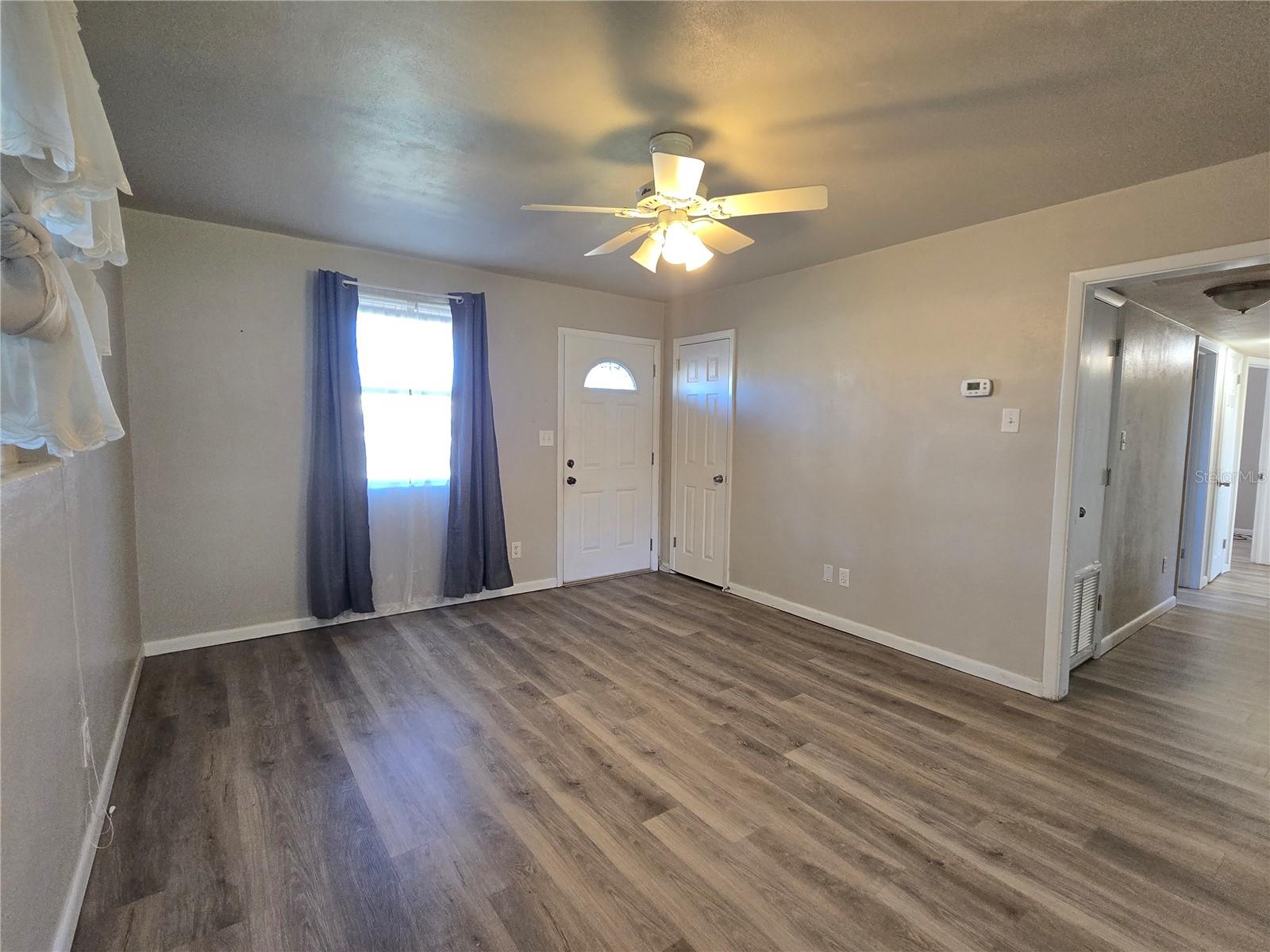 Image 3 of 14 For 1217 Duke Way