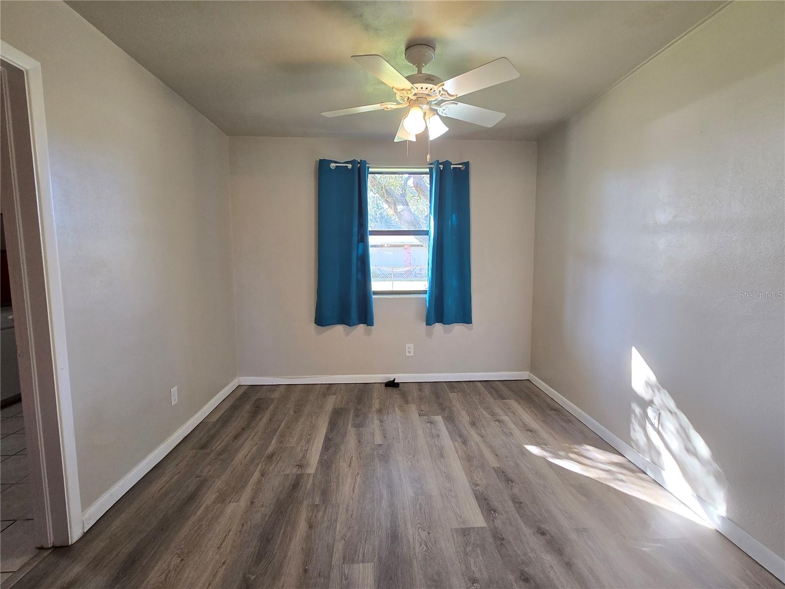 Image 4 of 14 For 1217 Duke Way