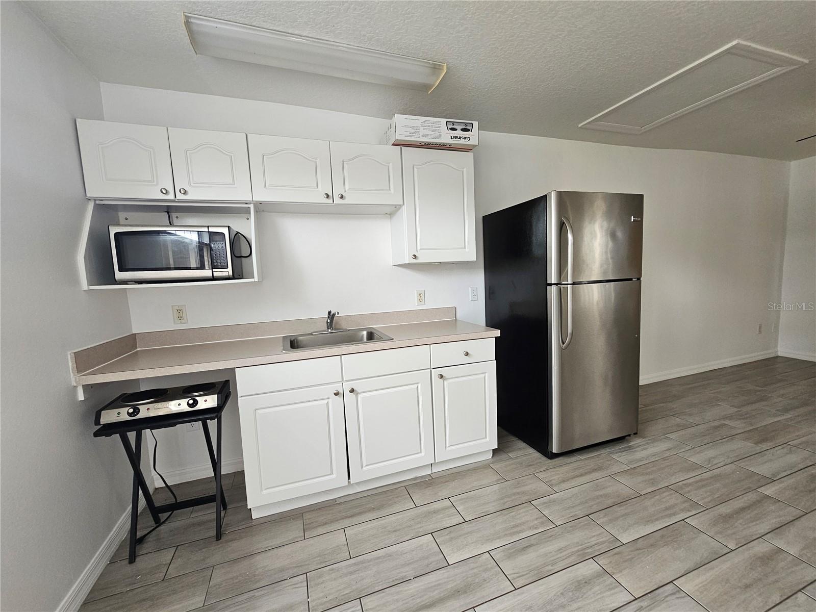 Image 4 of 7 For 373 Caribbean Drive 5
