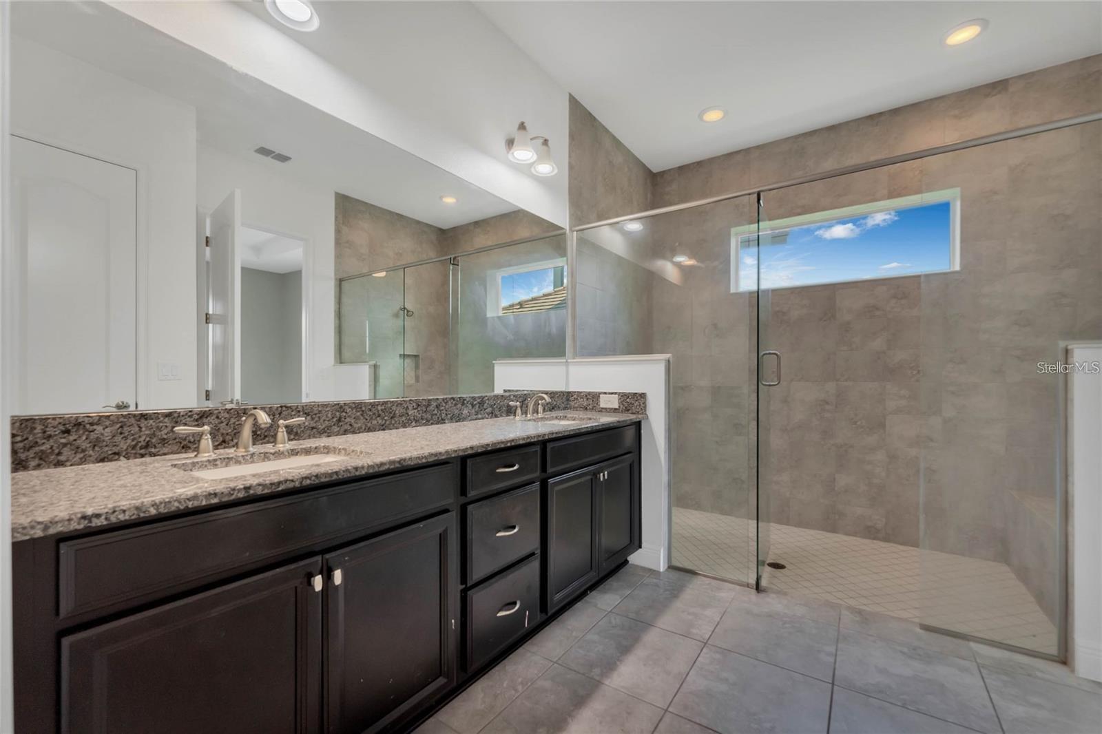 Image 16 of 46 For 13306 Halkyn Point