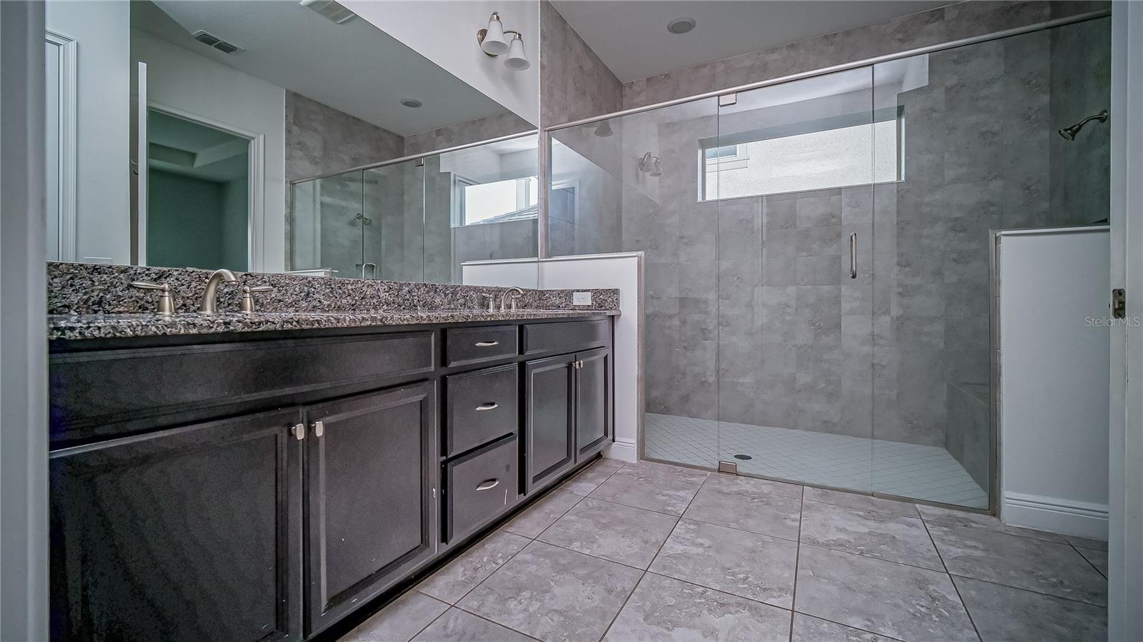 Image 22 of 46 For 13306 Halkyn Point