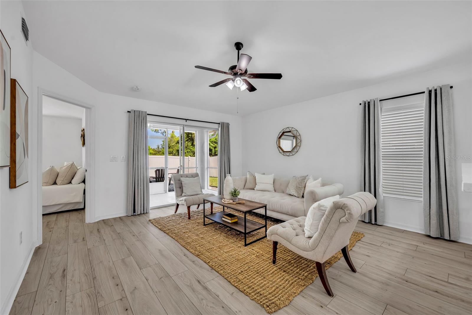 Image 11 of 26 For 1405 Springleaf Drive
