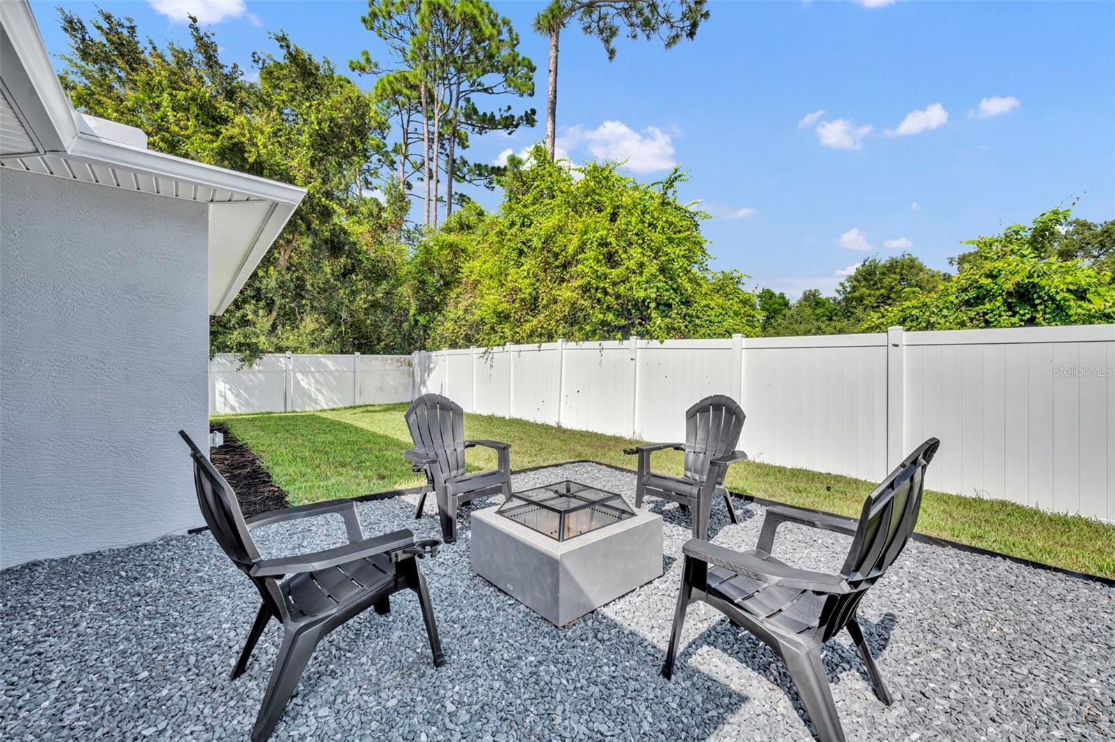 Image 14 of 26 For 1405 Springleaf Drive
