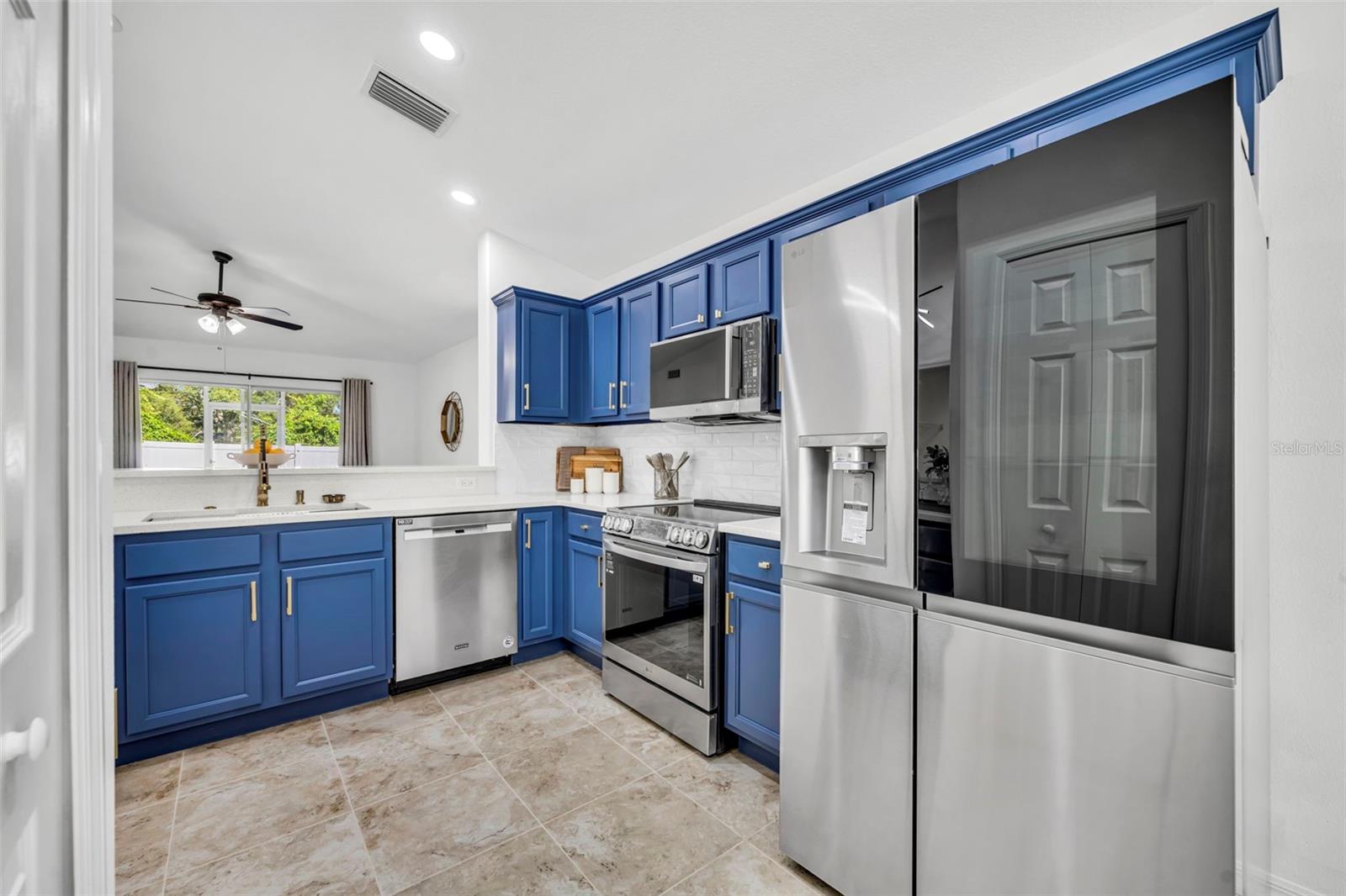 Image 5 of 26 For 1405 Springleaf Drive