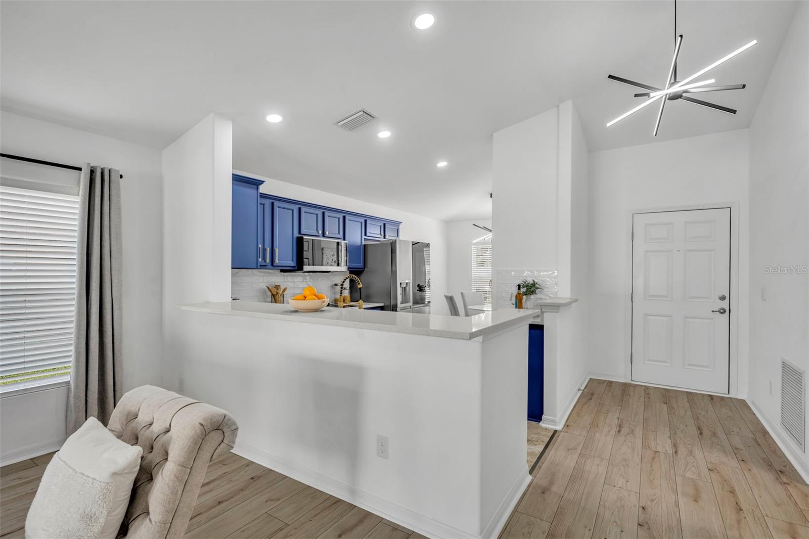 Image 7 of 26 For 1405 Springleaf Drive