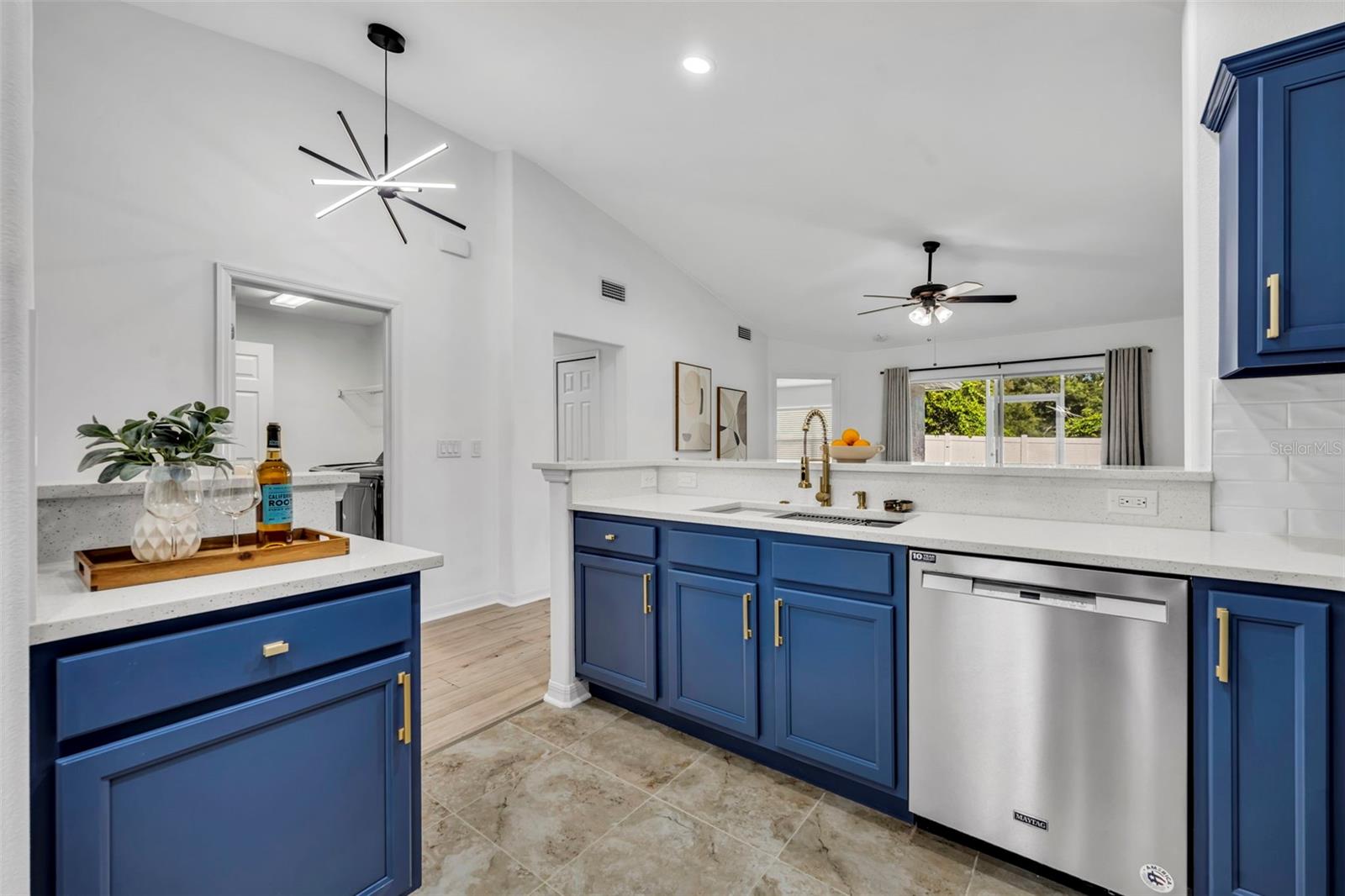 Image 9 of 26 For 1405 Springleaf Drive