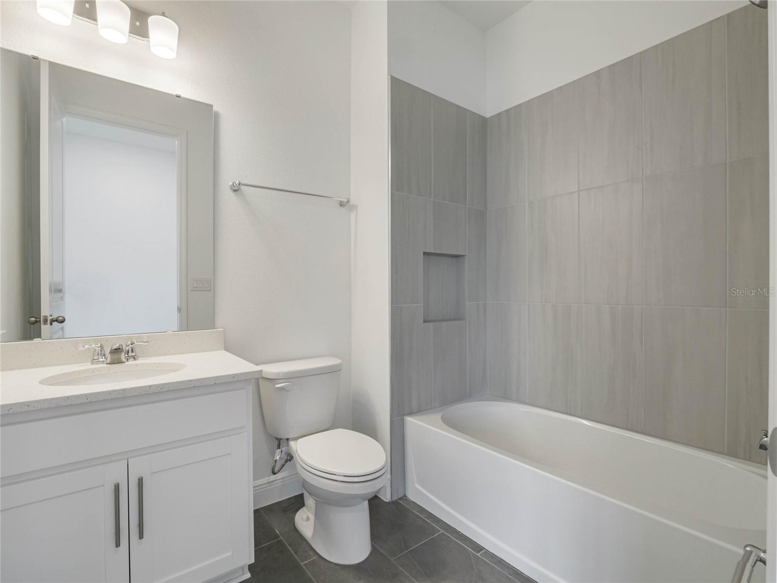 Image 32 of 58 For 18722 Planetree Street