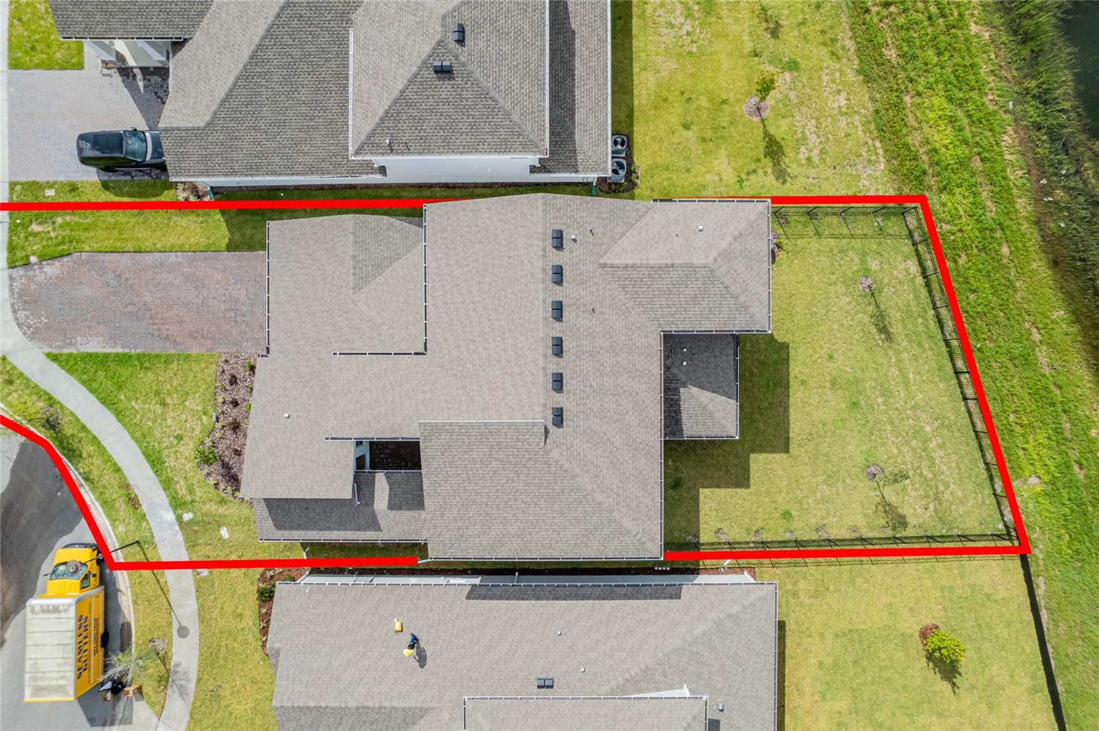 Image 55 of 58 For 18722 Planetree Street