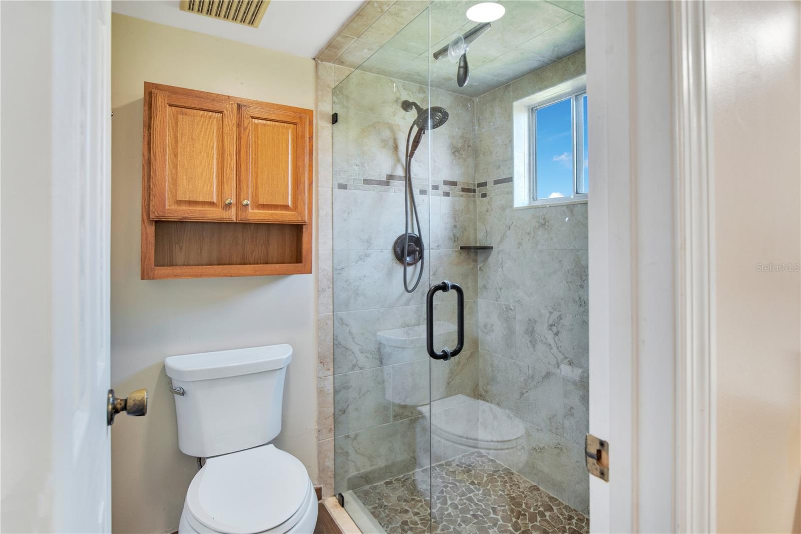 Image 18 of 46 For 402 San Leandro Drive