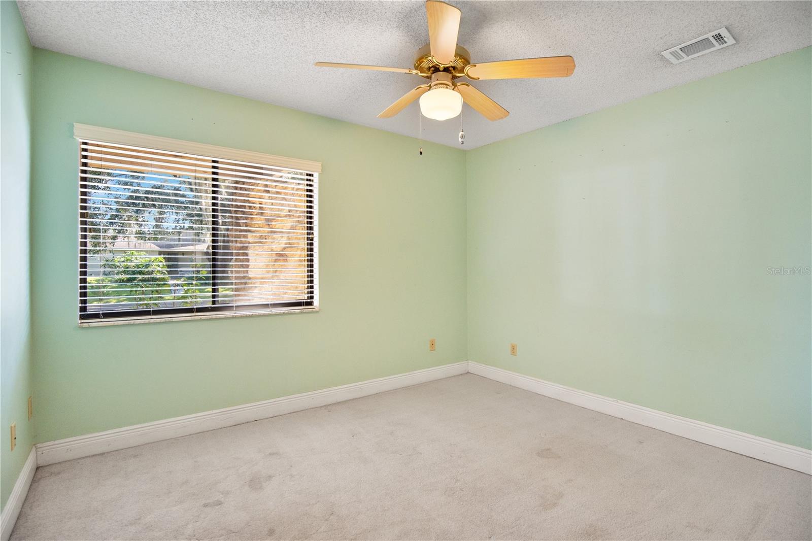 Image 22 of 46 For 402 San Leandro Drive