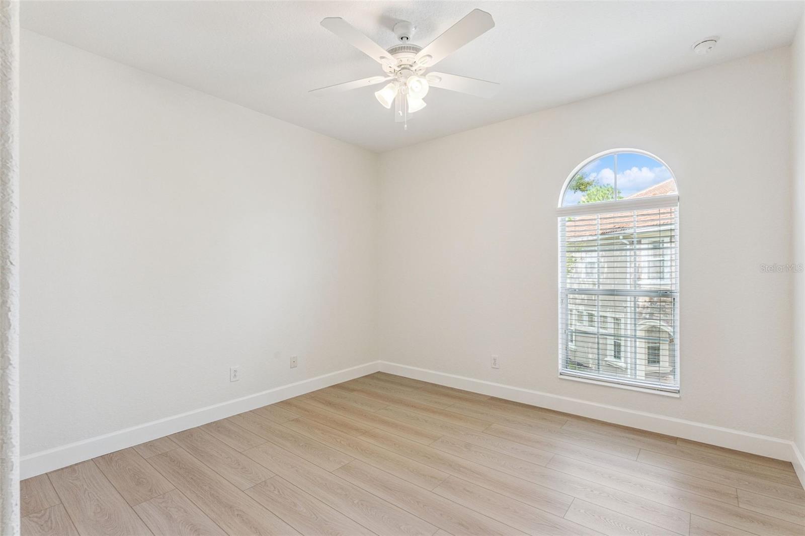 Image 16 of 32 For 8888 Della Scala Circle
