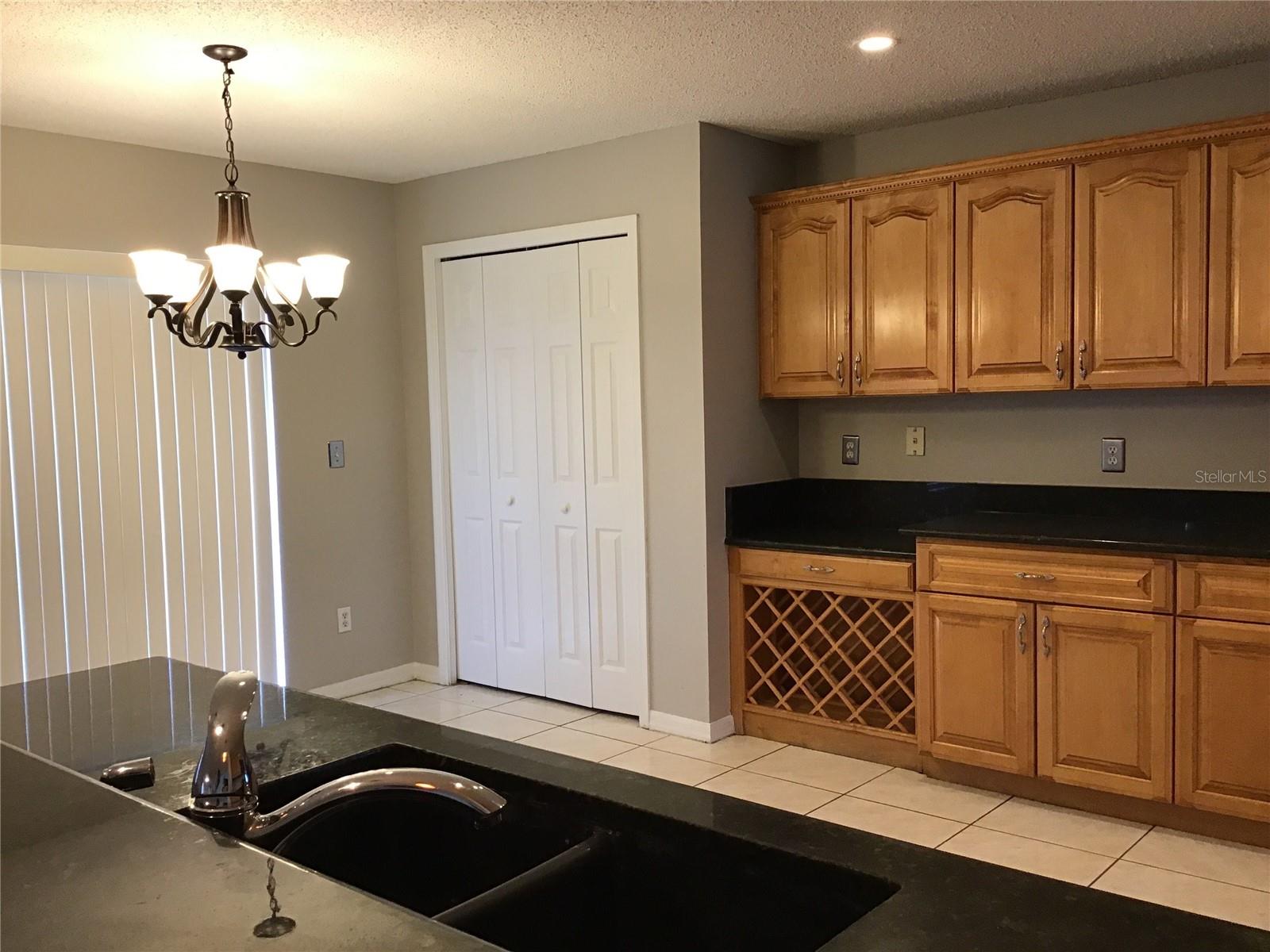 Image 4 of 11 For 914 Crystal Bay Lane