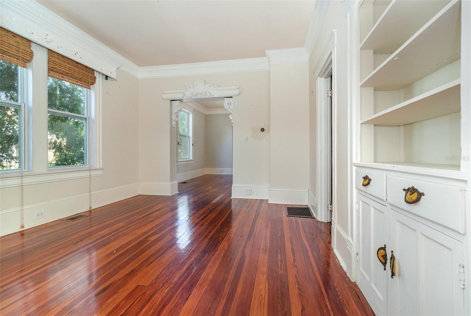 Image 12 of 45 For 346 Hillman Avenue