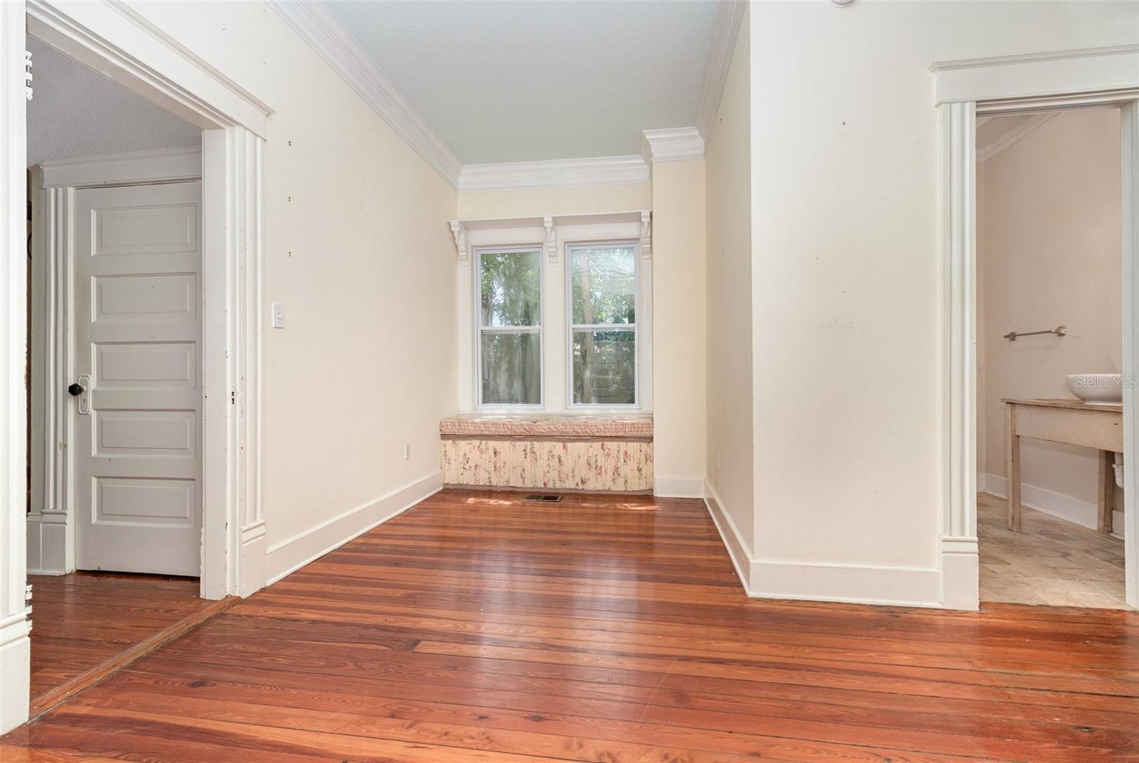 Image 13 of 45 For 346 Hillman Avenue
