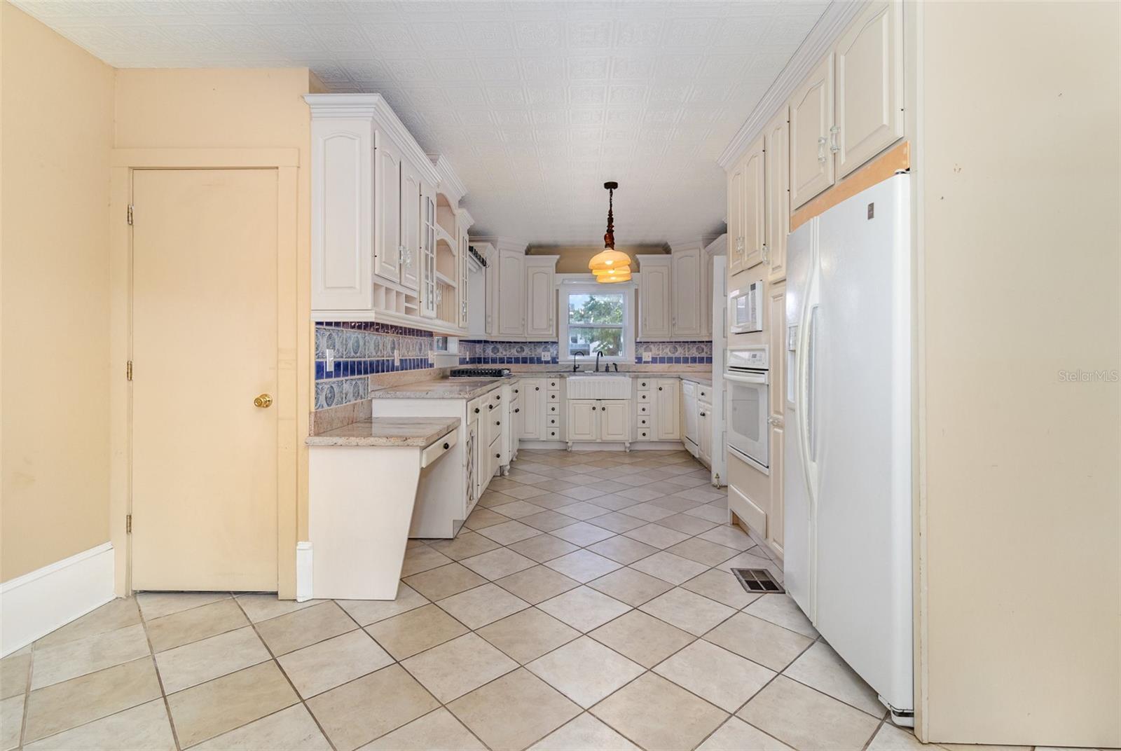 Image 16 of 45 For 346 Hillman Avenue