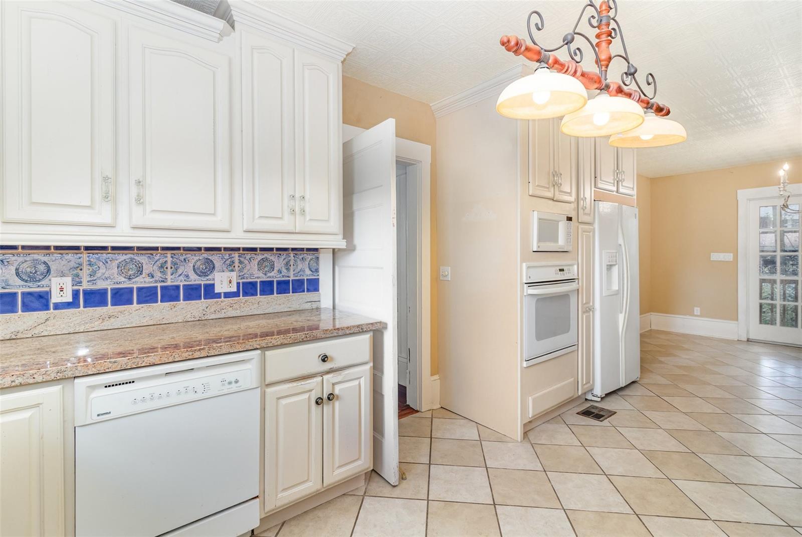 Image 18 of 45 For 346 Hillman Avenue