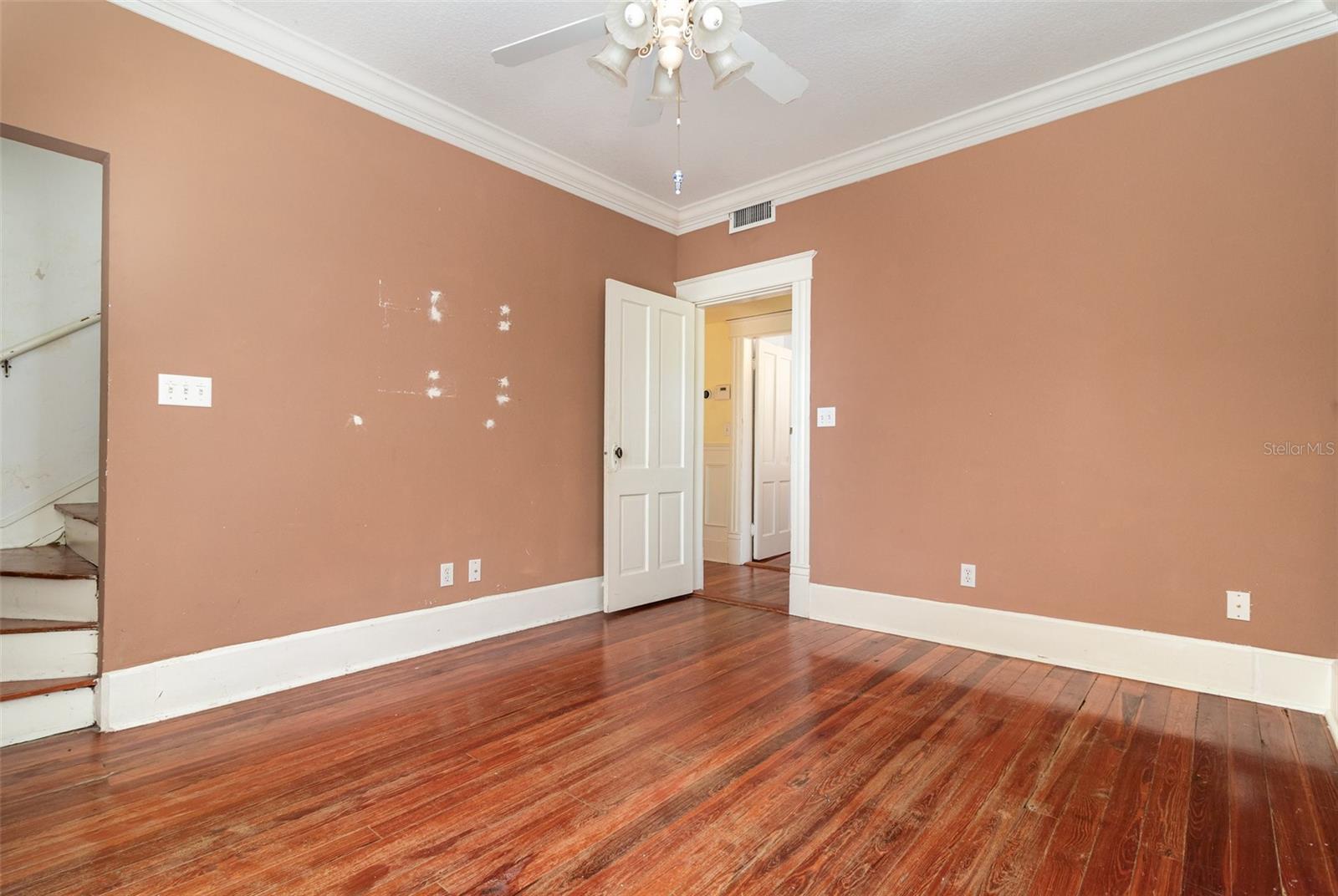 Image 21 of 45 For 346 Hillman Avenue