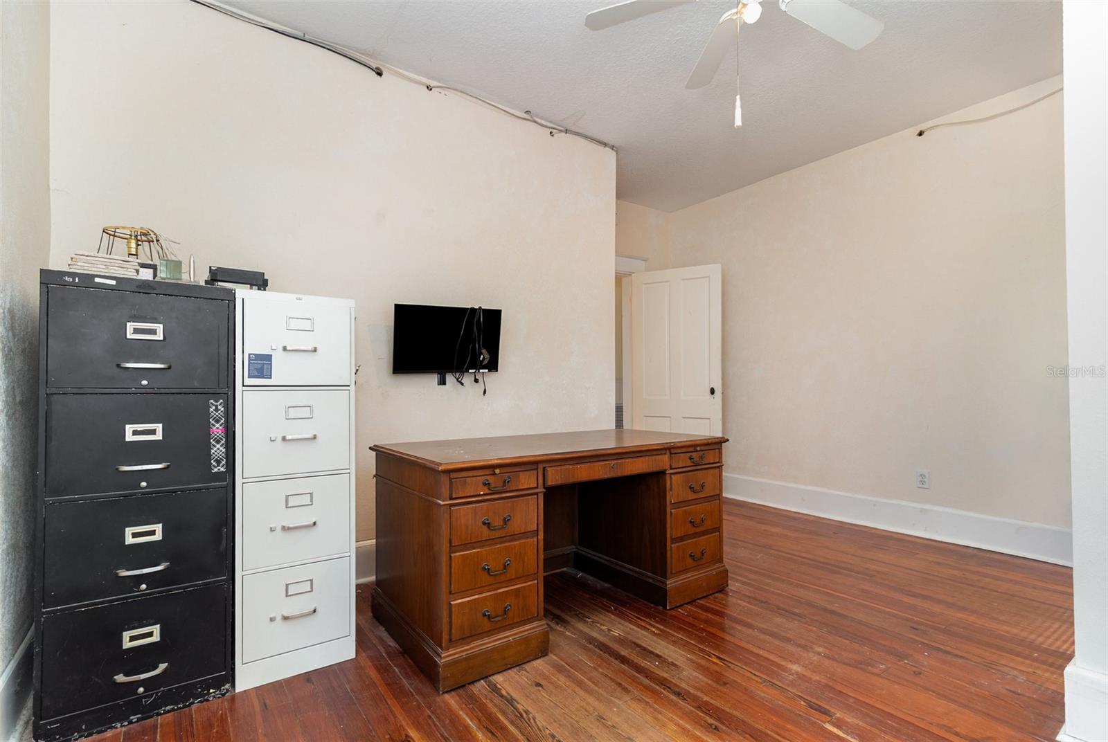Image 31 of 45 For 346 Hillman Avenue