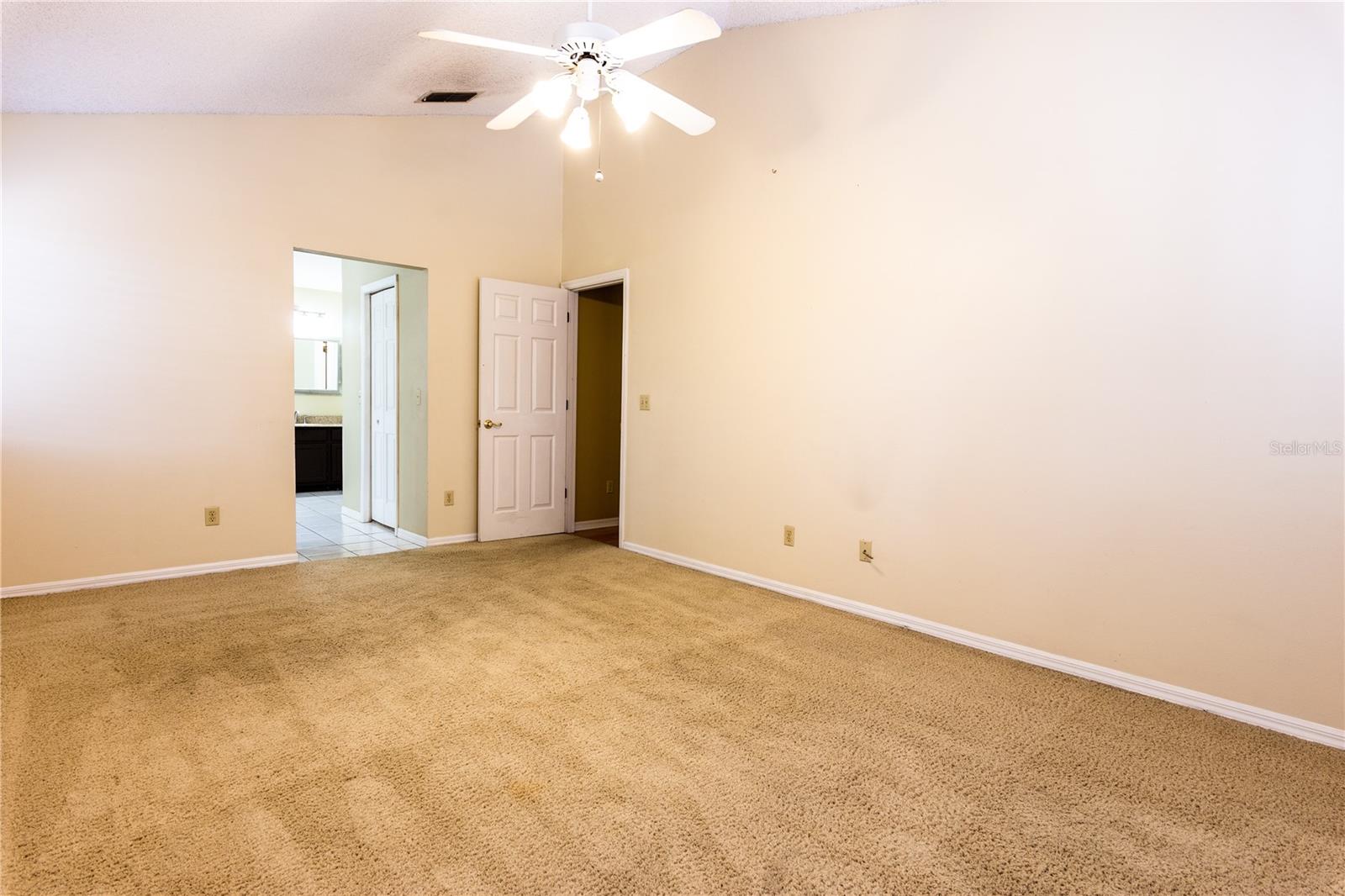 Image 13 of 24 For 205 Red Bud Court