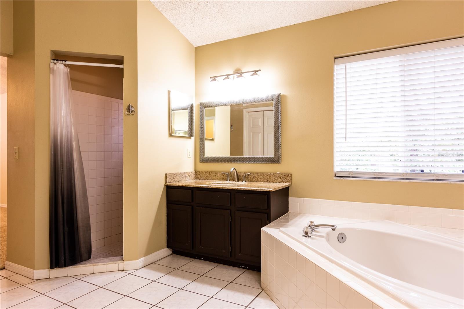 Image 14 of 24 For 205 Red Bud Court