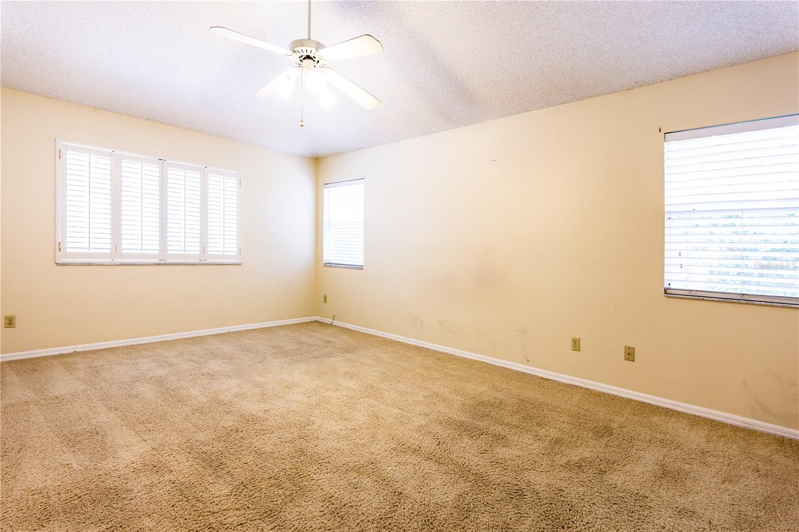 Image 17 of 24 For 205 Red Bud Court