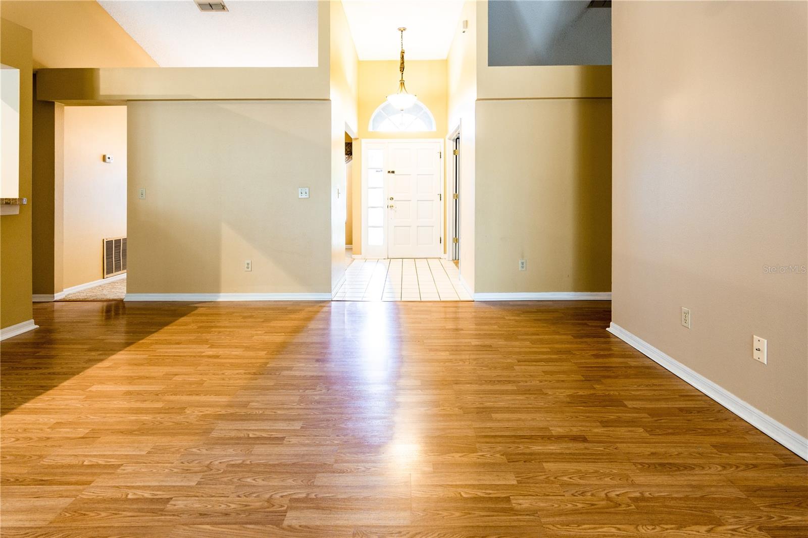 Image 4 of 24 For 205 Red Bud Court